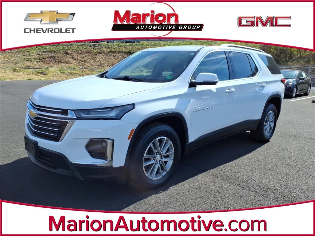 2023 Chevrolet Traverse LT Cloth in Summit White — front three-quarter view