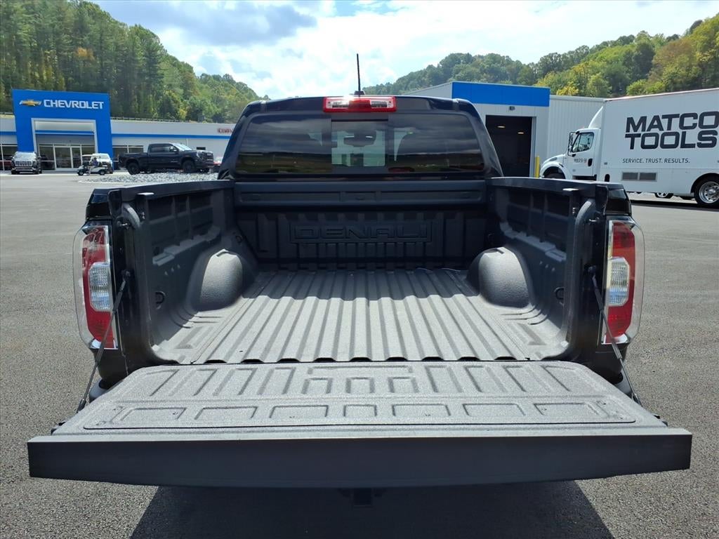 2022 GMC Canyon — detail view