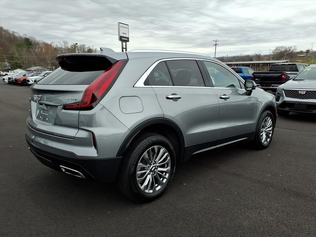 2024 Cadillac XT4 — detail view
